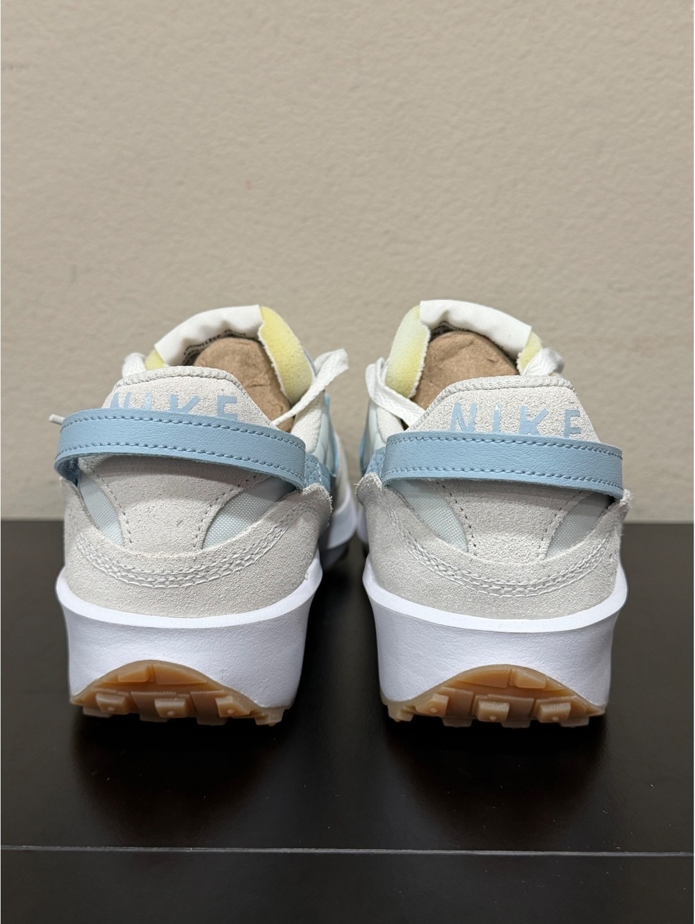 Size 8.5 - Nike Women’s Waffle Debut “White Blue Gum” - Picture 5 of 6